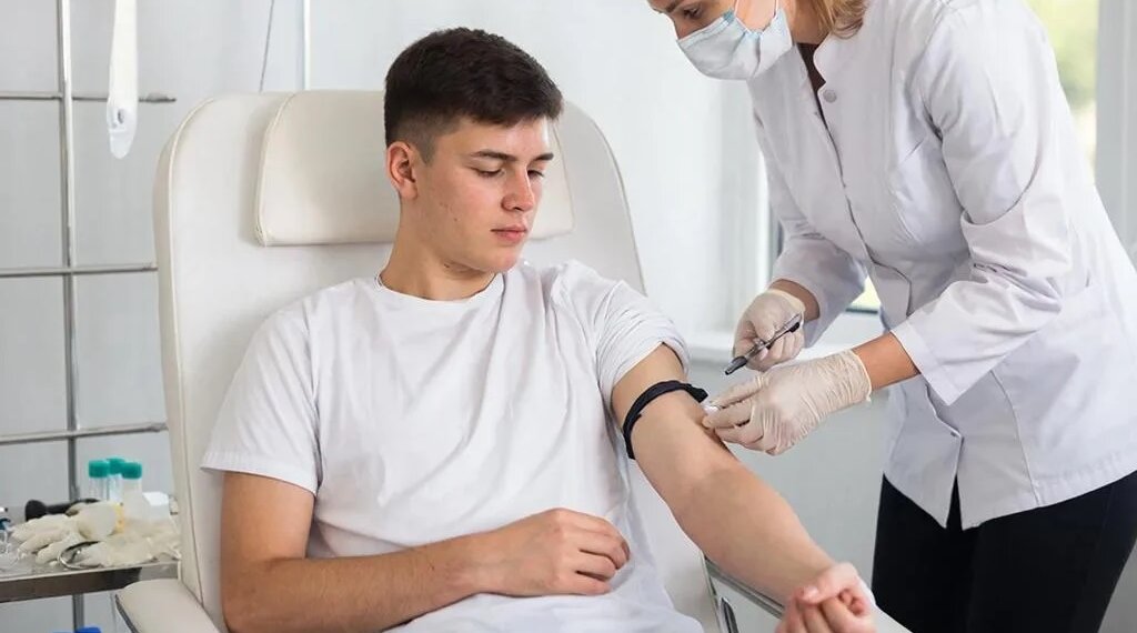 «Чем раньше, тем лучше»: новосибирцев приглашают пройти тестирование на ВИЧ и гепатит С