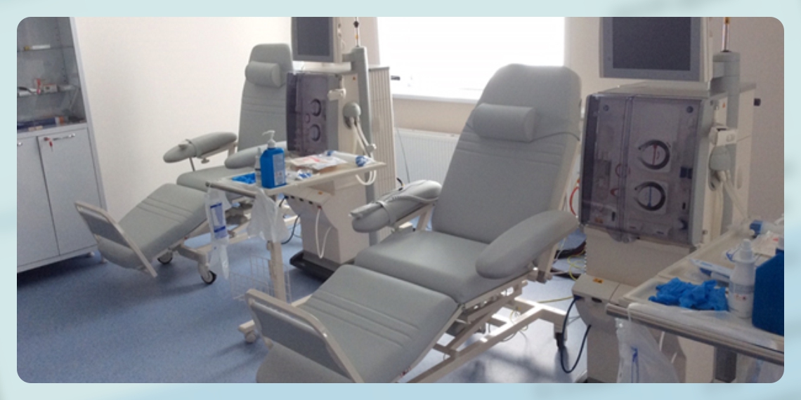 Хуже пожара: в Новосибирске выгоняют на улицу диализный центр