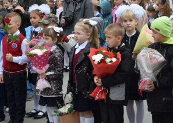 10 школ Новосибирска с 1 сентября начнут ставить оценки за поведение