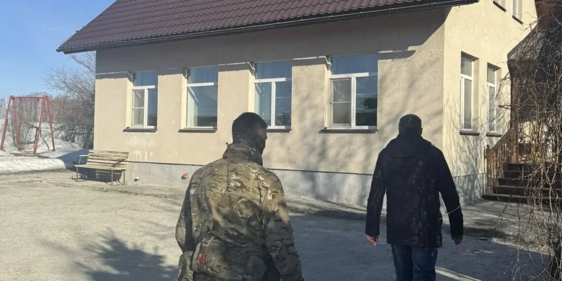 В Новосибирске руководителя налоговой инспекции задержали за взятку в 1,5 млн. рублей