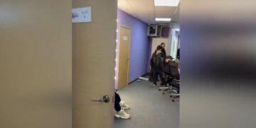 Под вывеской модельного агентства: в Новосибирске ликвидировали вебкам-студию с 12 комнатами