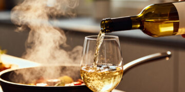 Алкоголь в Новосибирской области подорожал на 26% за год, спрос упал на 30%