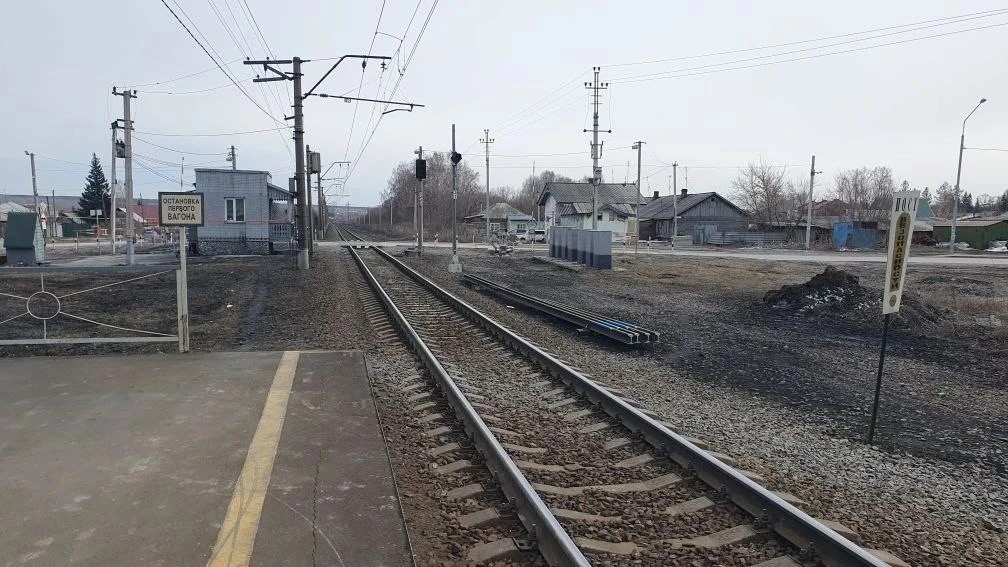 Грузовой поезд сбил женщину на платформе «Совхоз Бердский»