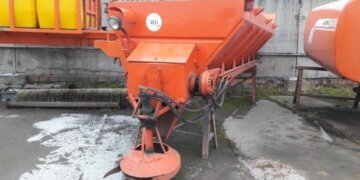 Рабочий пострадал при падении установки в Новосибирской области