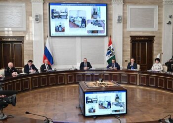 «Некачественно работать – невыгодно»: Травников поручил жестче контролировать подрядчиков