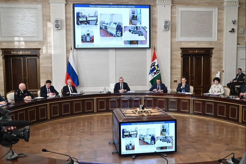 «Некачественно работать – невыгодно»: Травников поручил жестче контролировать подрядчиков