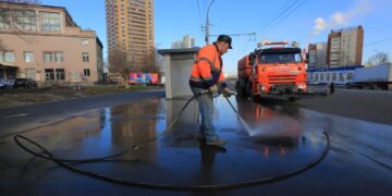 В Новосибирске стартовала неделя интенсивной уборки города