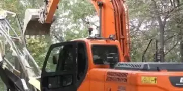 Камень скорби и национальные мемориалы у музея НКВД снесли в Томске