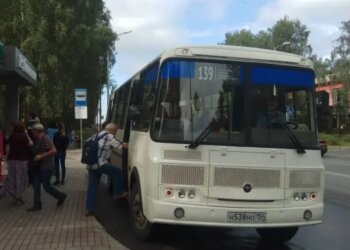 На Пасху в Новосибирске запустят дополнительный пассажирский транспорт