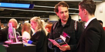 T2 собрала все мессенджеры и соцсети в одно окно – и предлагает это бизнесу Сибири