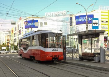 Мэр поручил усилить контроль за чистотой общественного транспорта в Новосибирске