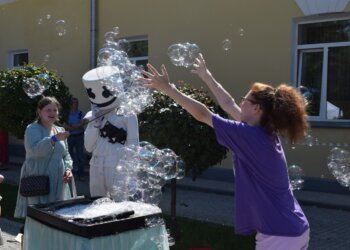 Новосибирцы смогут оформить путёвки в детские лагеря онлайн