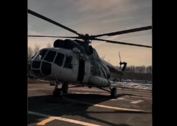 Учения в небе: новосибирские пожарные освоили спуски с высоты до 40 метров — видео