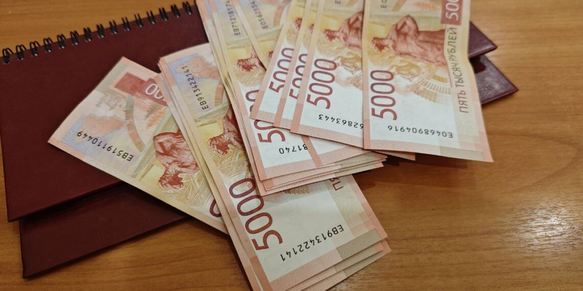 Чиновница новосибирского Росреестра и её муж не смогли объяснить 10 млн рублей на счетах