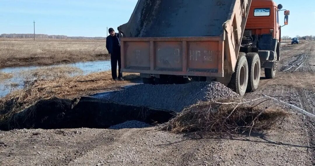 В НСО из-за размыва закрыли ещё одну сельскую дорогу
