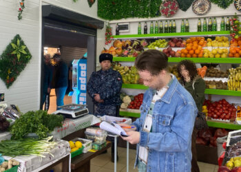 Торговую точку с овощами и фруктами закрыли на 10 суток в Новосибирске