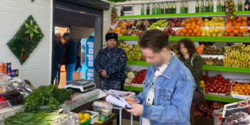Торговую точку с овощами и фруктами закрыли на 10 суток в Новосибирске