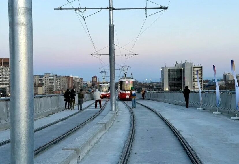 Трамваи начали ходить по эстакаде левобережной транспортной развязки четвёртого моста в Новосибирске