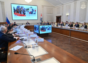 Память, забота и единство: Андрей Травников поставил задачи к празднованию Дня Победы