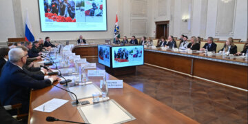 Память, забота и единство: Андрей Травников поставил задачи к празднованию Дня Победы