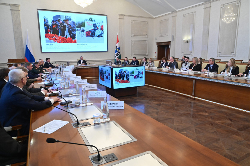 Память, забота и единство: Андрей Травников поставил задачи к празднованию Дня Победы