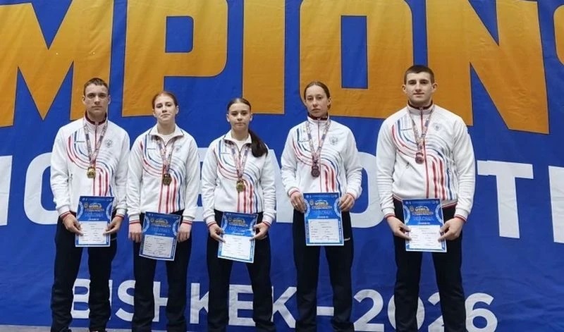 Золото из Бишкека: юные гиревики региона отличились на мировой арене