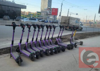 «Пройти негде»: новосибирцы возмущены нагромождением самокатов на проспекте Маркса