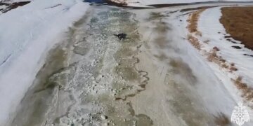 Экстренное предупреждение: резкое вскрытие реки Карасук может подтопить прибрежные дома