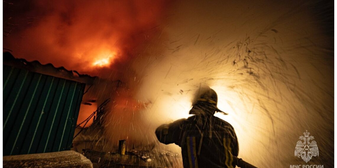 10 спасённых за неделю — в Новосибирске усилили работу спасателей