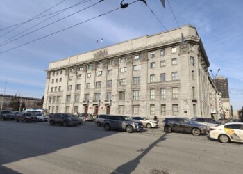 «Минус 5 процентов»: мэр Новосибирска сообщили о сокращении муниципальных чиновников