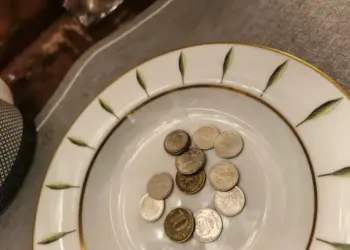 Количество детей, не получающих алименты, назвали в Новосибирской области