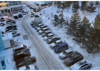 Парковок у домов станет меньше: власти готовят новые правила для водителей