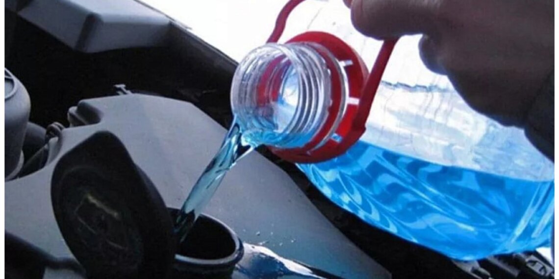 Опасную «незамерзайку» с метанолом нашли в продаже в Новосибирске