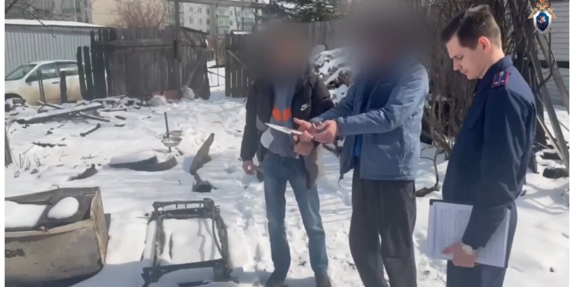 Красноярца обвинили в убийстве женщины и гибели спящего знакомого при поджоге