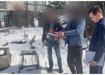 Красноярца обвинили в убийстве женщины и гибели спящего знакомого при поджоге