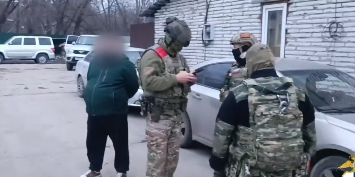 Восьмерых мигрантов выдворят из Новосибирска принудительно