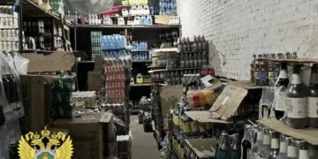 В Новосибирске до суда дошло дело о нелегальном обороте спиртного и табачных изделий