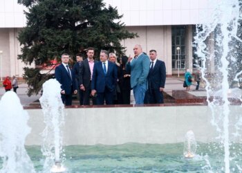 К майским праздникам в подарок