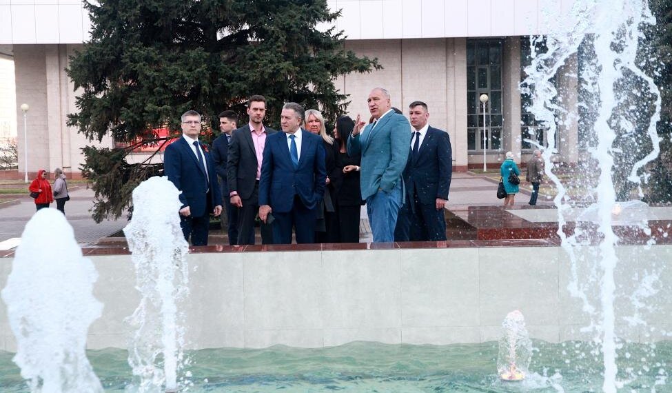 К майским праздникам в подарок