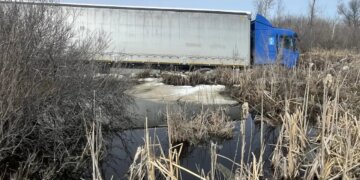 Водитель фуры погиб в ДТП на трассе Омск — Новосибирск