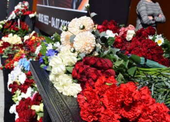 Янка Дягилева, Боря Газировка и автор «Зелёного фургона»: кого поминают на кладбищах Новосибирска