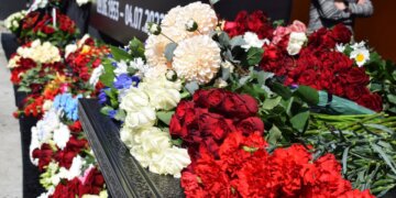 Янка Дягилева, Боря Газировка и автор «Зелёного фургона»: кого поминают на кладбищах Новосибирска