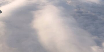 Пассажир рейса Новосибирск—Краснодар забаррикадировался в туалете самолёта