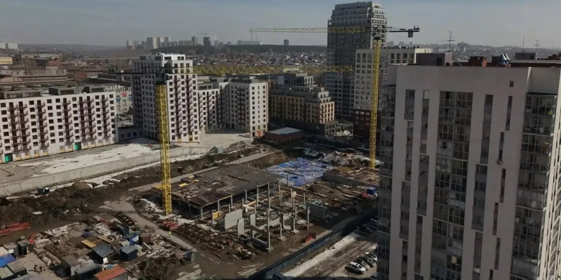 Пятиэтажную школу на 1100 учеников возводят в Новосибирске