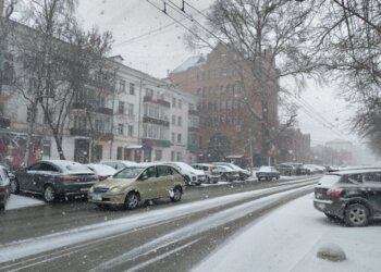 Зима, ты откуда? Новосибирск накрыл апрельский снегопад