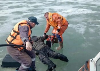 Неумолимая тяга: новосибирские рыбаки продолжают рисковать жизнью