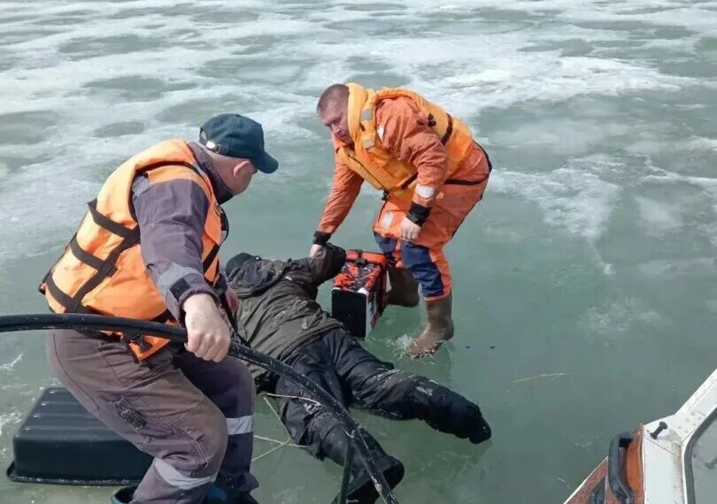 Неумолимая тяга: новосибирские рыбаки продолжают рисковать жизнью