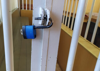 Новосибирца будут судить за избиение двух пасынков