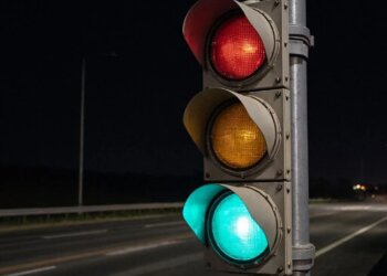 В Новосибирске начнут устанавливать новые светофоры и гобо-проекторы