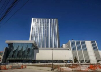 Пора, «Турист»: долгожданную гостиницу-долгострой откроют в Новосибирске